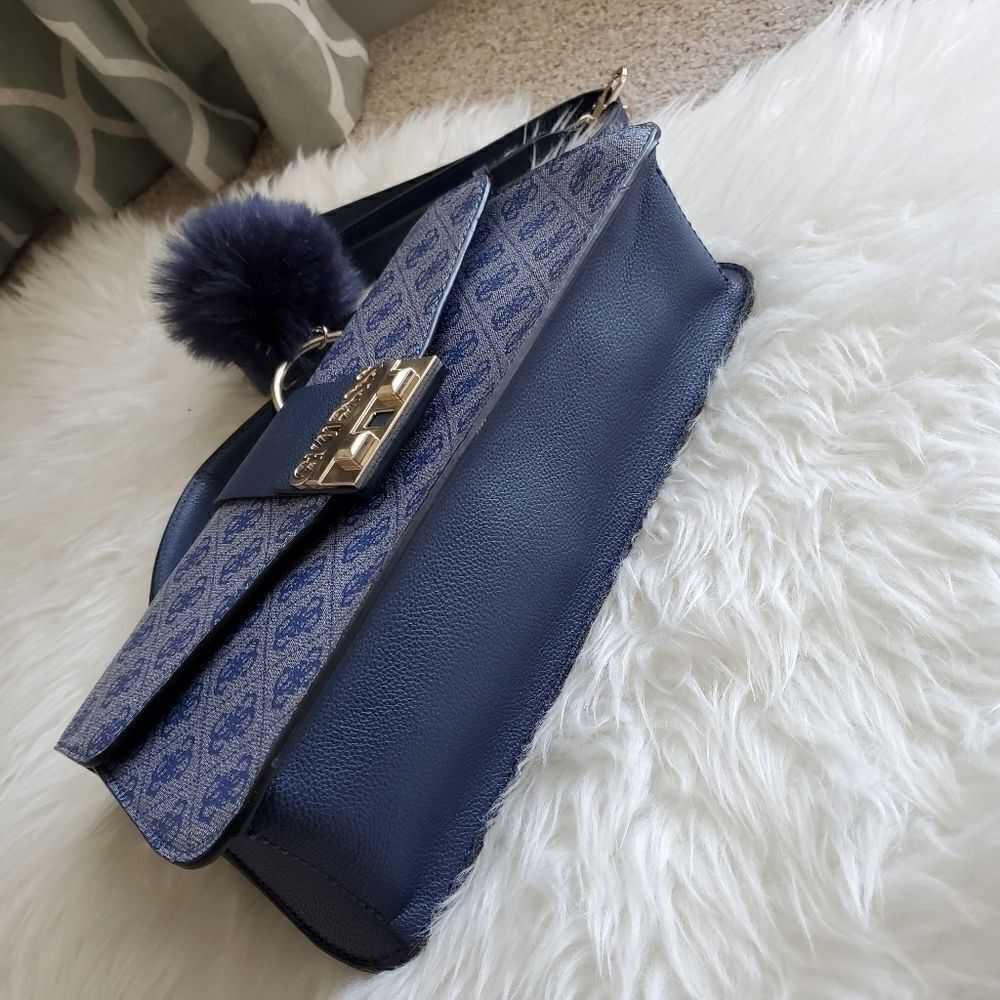 Guess Handbag - Picture 7 of 15